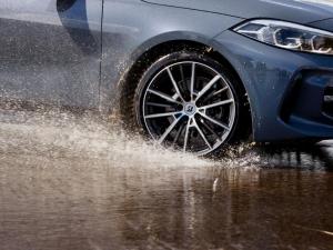¿Cómo evitar el hidroplaneo en temporada de lluvias?